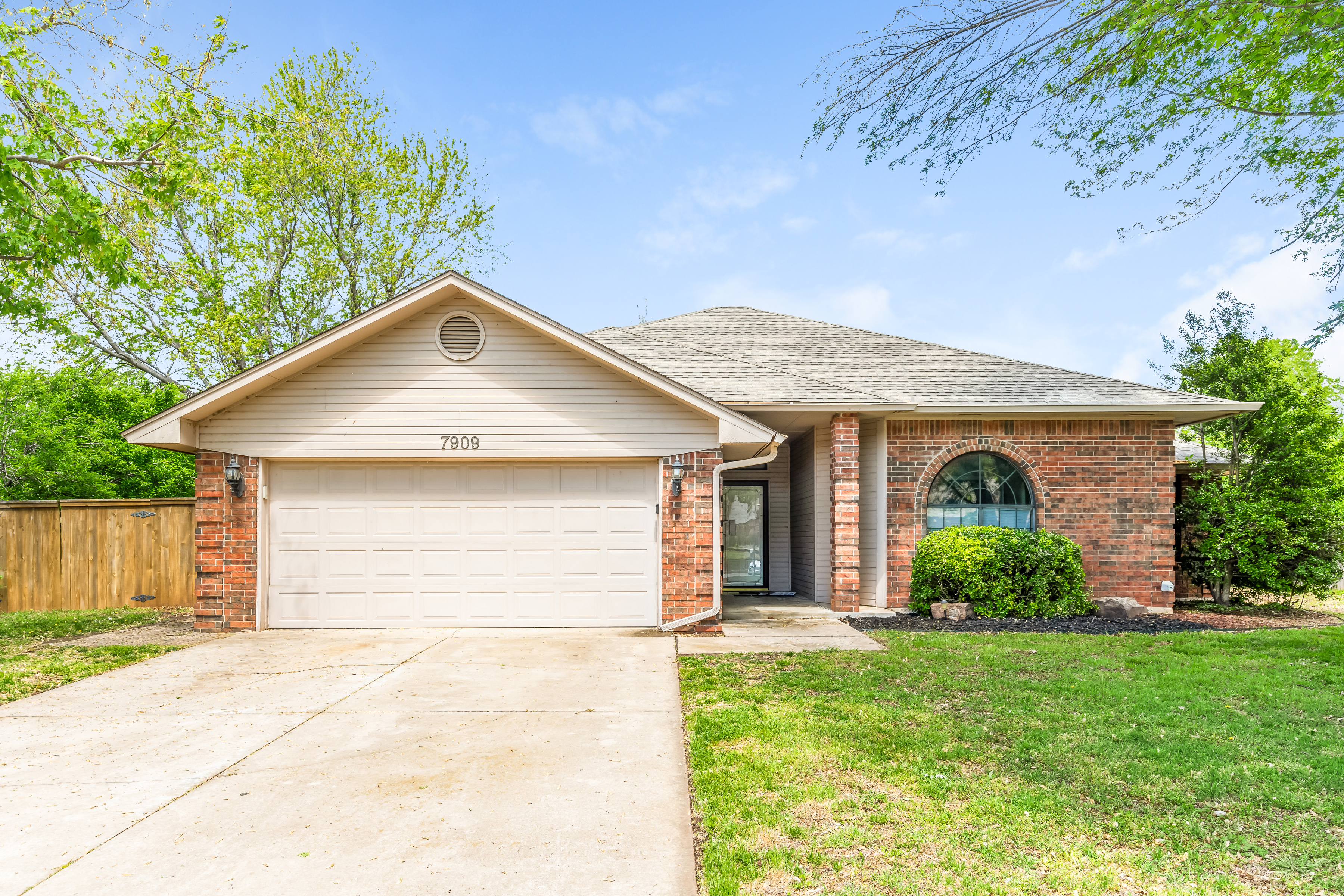 7909 Maehs Terrace Oklahoma City, OK 73162